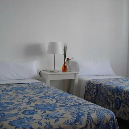 別荘 C D Dominguez *